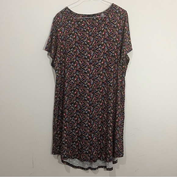 Tahari Dresses & Skirts - NWT Tahari Shift T-shirt Dress 2X Black Floral Dizzy Jersey Knit Comfy Soft Boho
